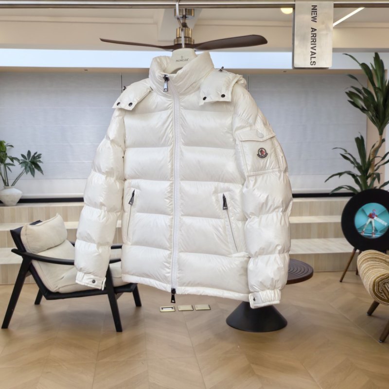 Пуховик Moncler