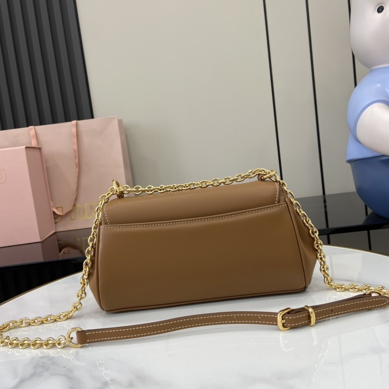 Сумка Miu Miu с цепочкой