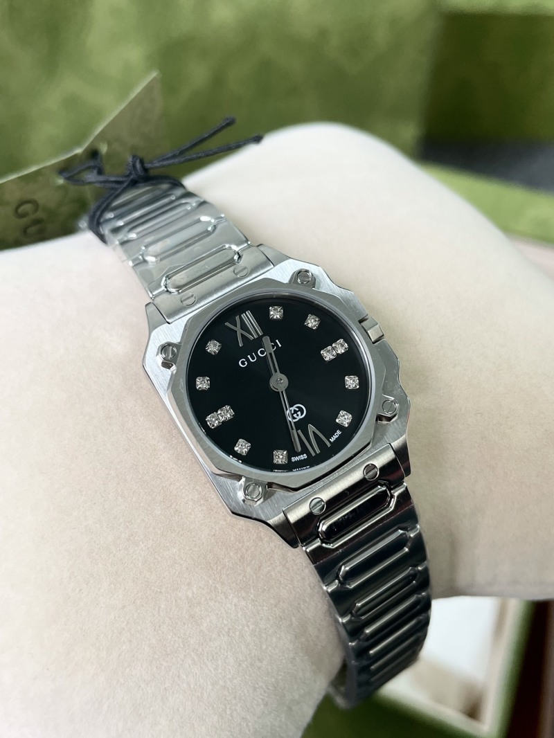 Часы Gucci