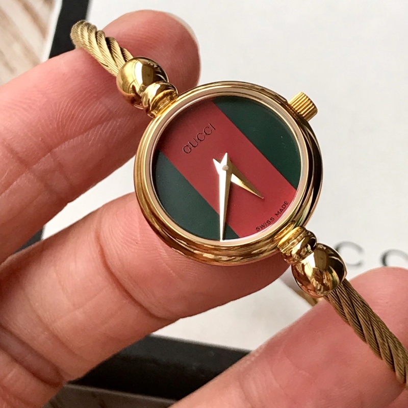Часы Gucci