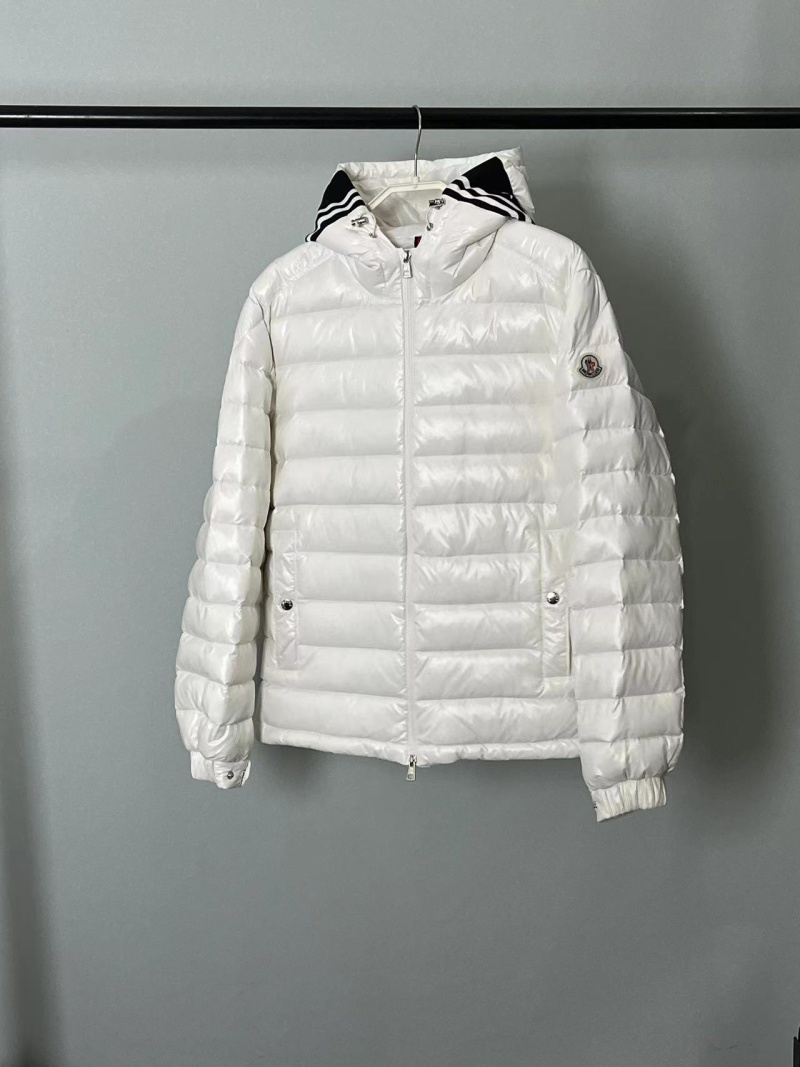 Пуховик Moncler