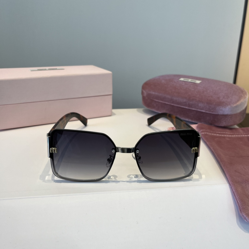 Солнцезащитные очки Miu Miu, черепаховый цвет