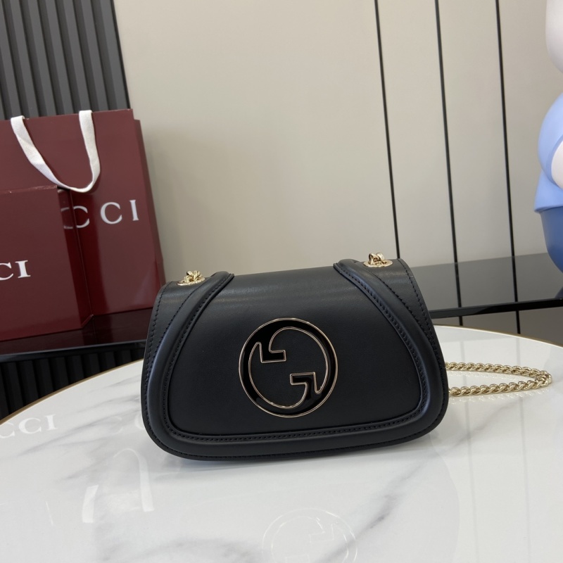 Черная кожаная сумка Gucci с цепочкой