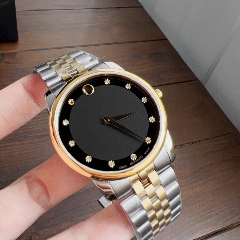 Часы Movado