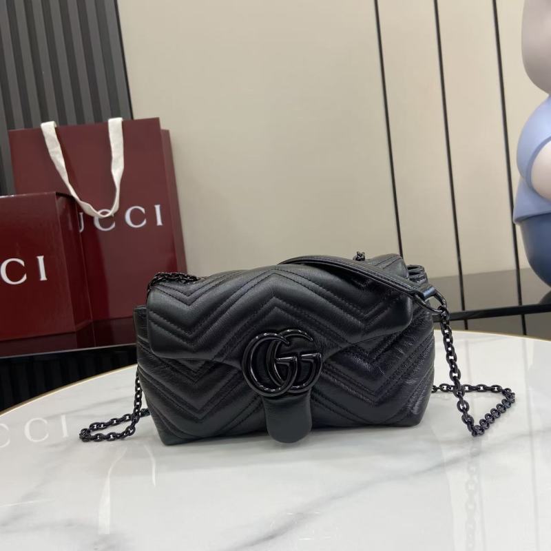 Черная сумка Gucci с цепочкой