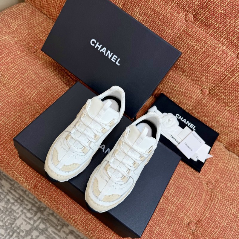 Женские кроссовки белого цвета Chanel
