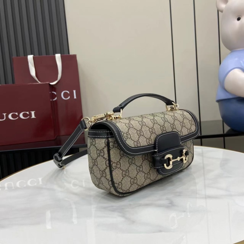 Сумка Gucci с монограммой и ремешком