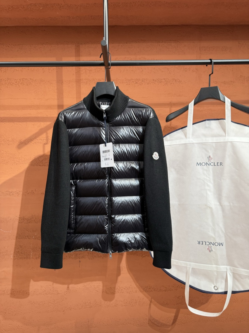 Пуховик Moncler