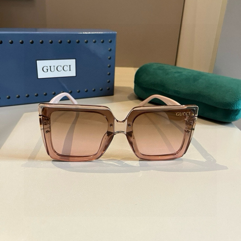 Солнцезащитные очки Gucci женские розовые