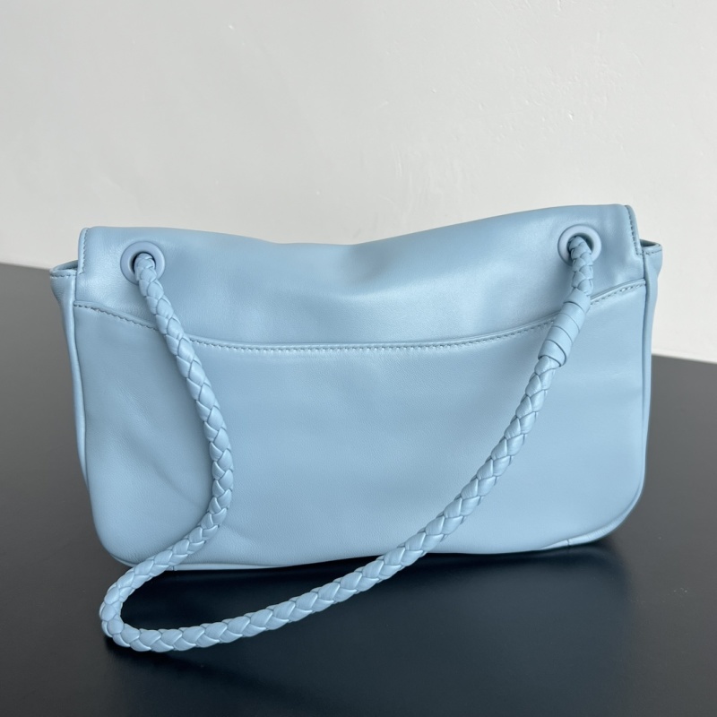 Сумка Bottega Veneta Madison из гладкой кожи