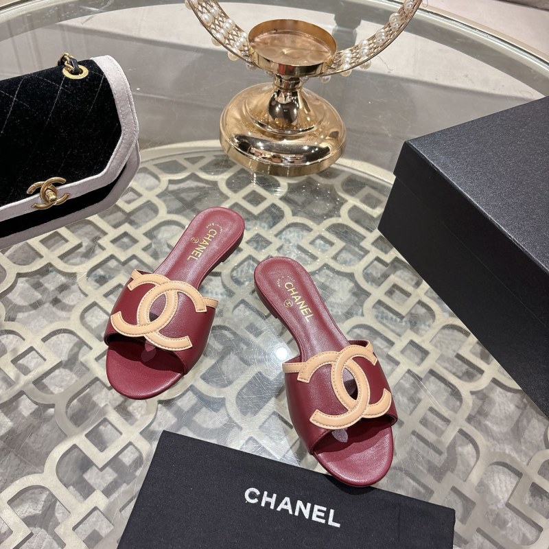 Женские шлёпанцы Chanel с двойным C