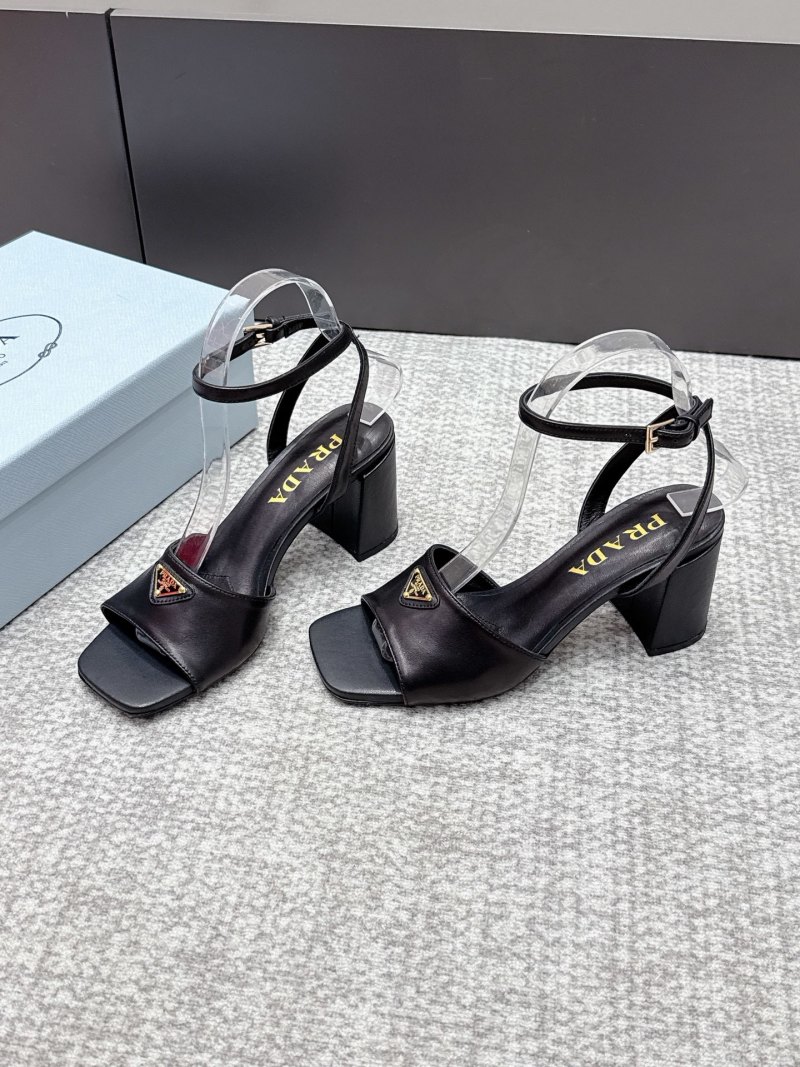 Женские черные босоножки на каблуке с прозрачным ремешком Prada