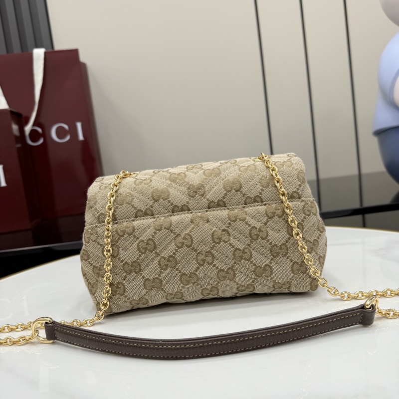 Сумка Gucci с цепочкой и логотипом GG