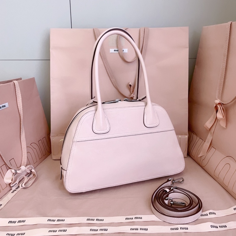 Розовая сумка Miu Miu с логотипом