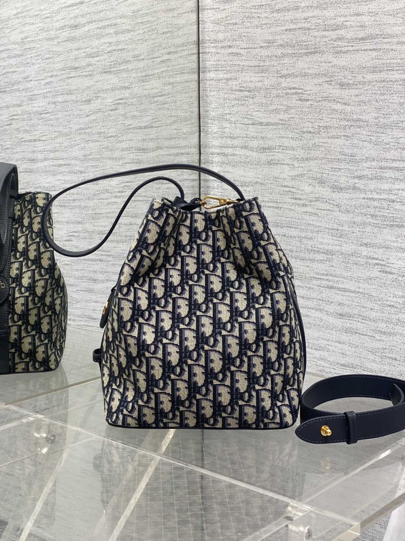 Сумка Dior с монограммой и кожаной ручкой