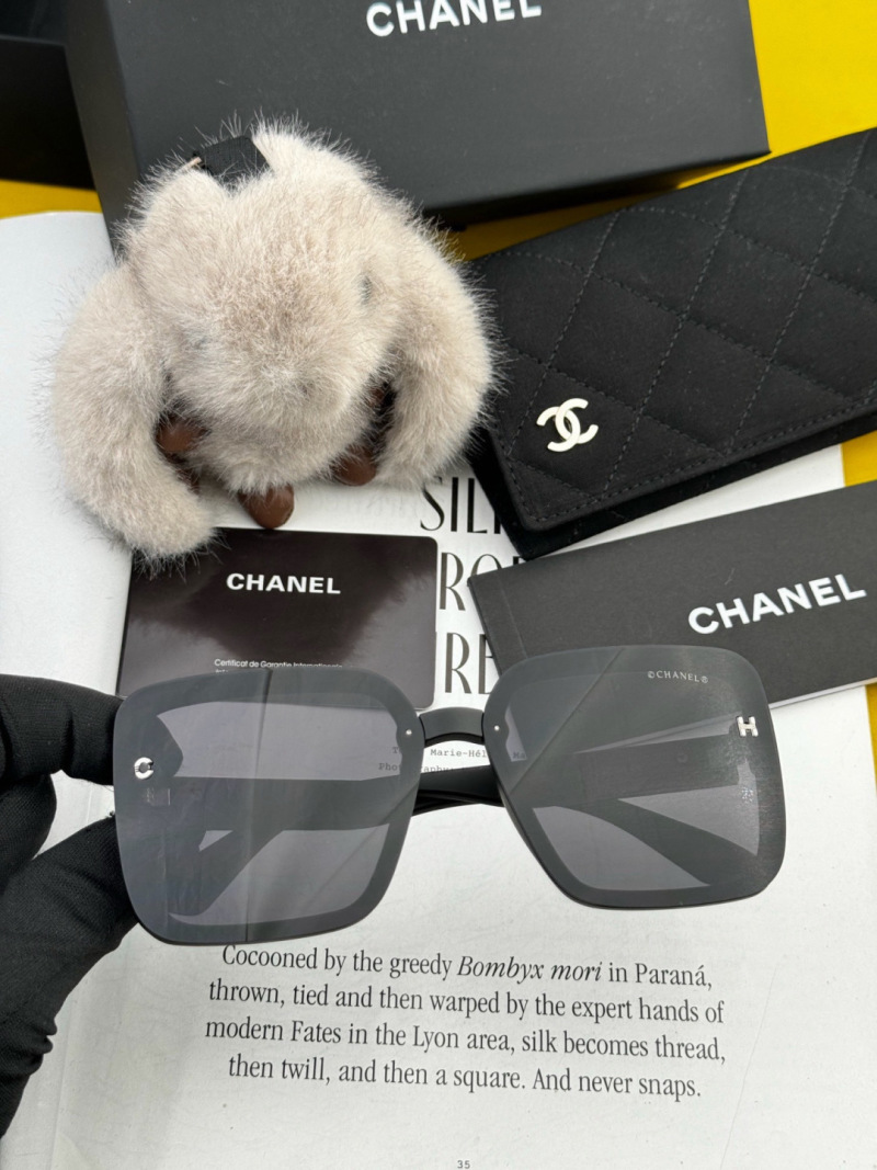 Солнечные очки Chanel CH2305