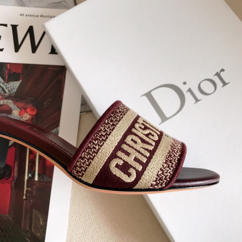Мюли женские Christian Dior с вышивкой на каблуке