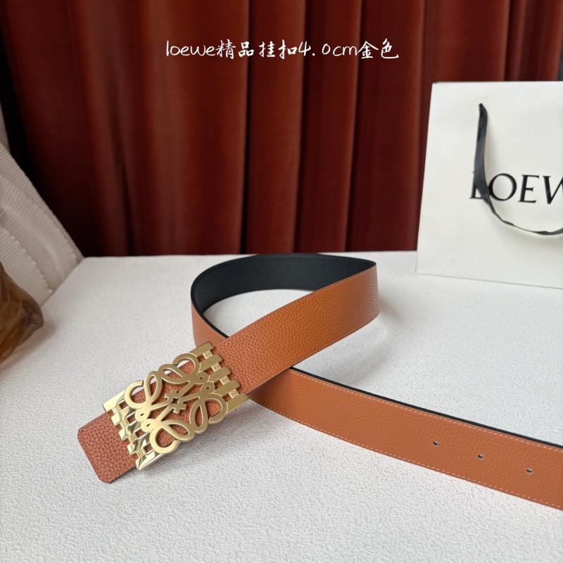 Кожаный ремень с золотым логотипом Loewe