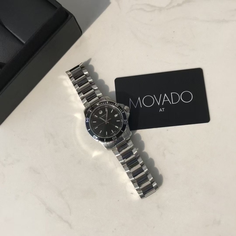 Часы Movado