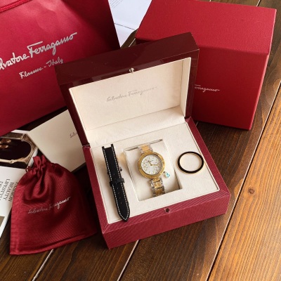 Часы Ferragamo