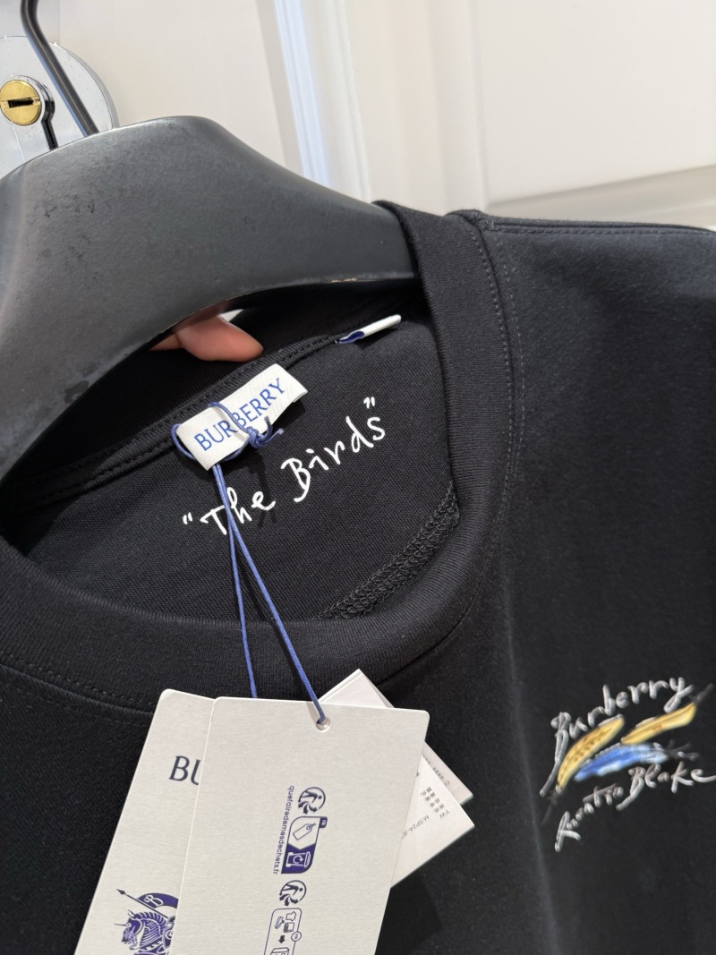 Футболка Burberry с вышивкой «Перья» (The Birds x Quentin Blake)