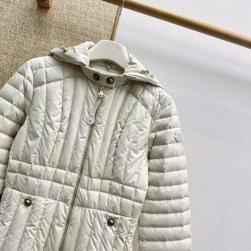 Пуховик Moncler