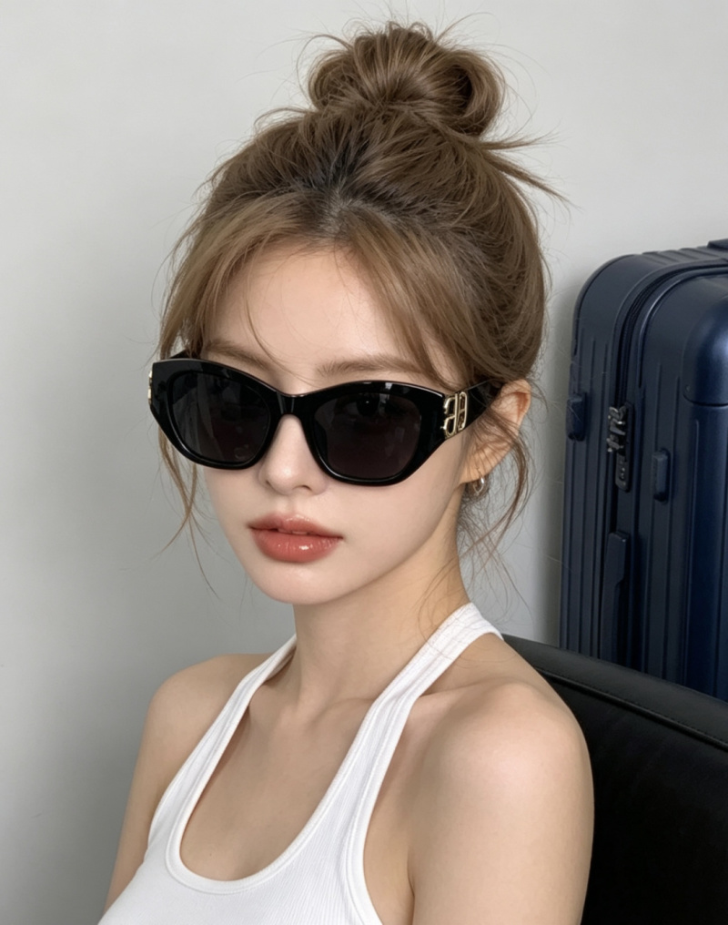 Женские солнцезащитные очки Balenciaga BL4150