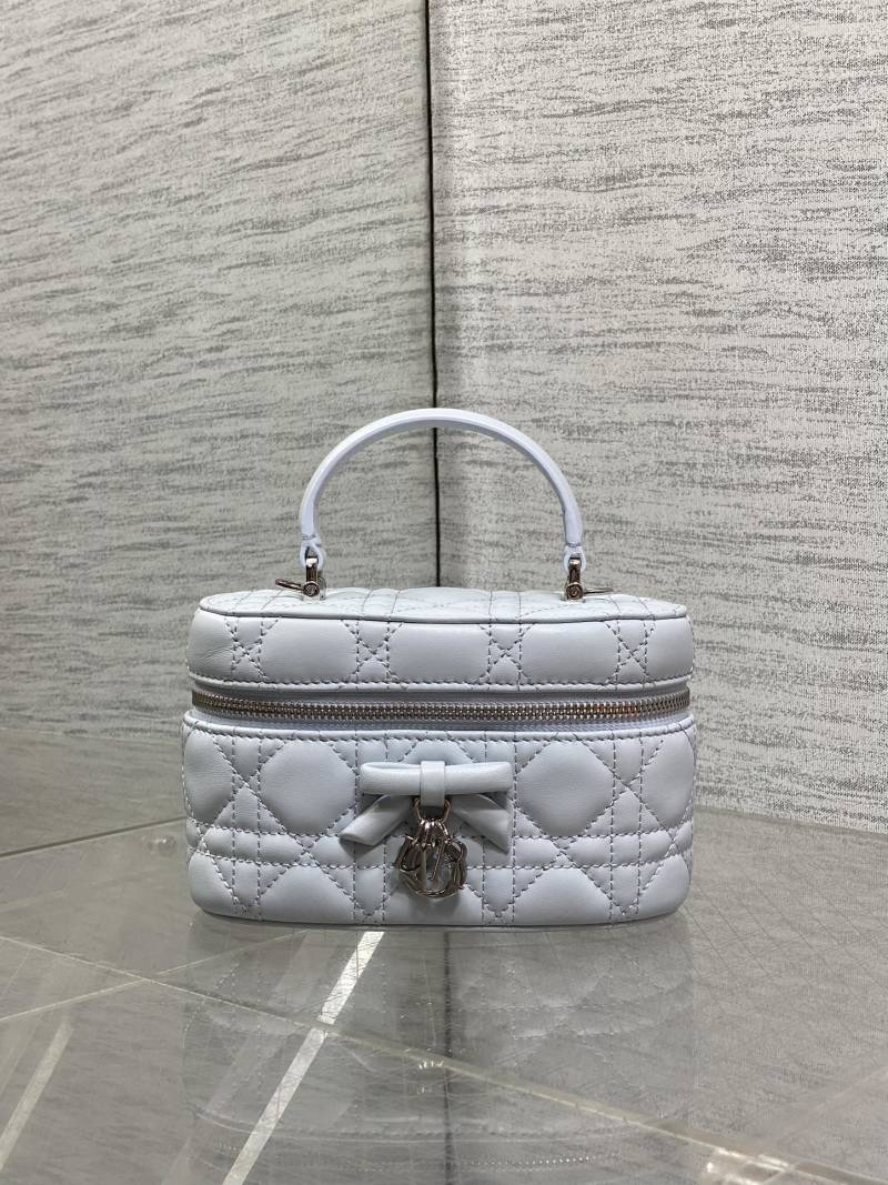 Сумка Dior белая с ручкой