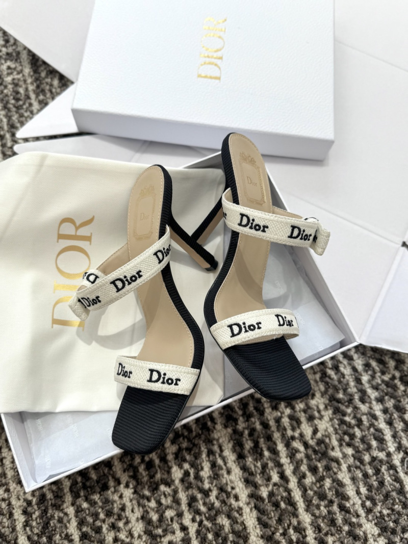 Женские босоножки Dior с логотипом