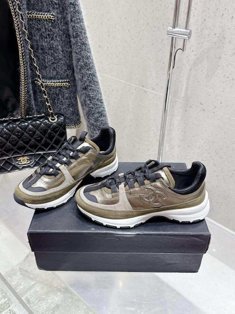 Женские кроссовки в спортивном стиле Chanel