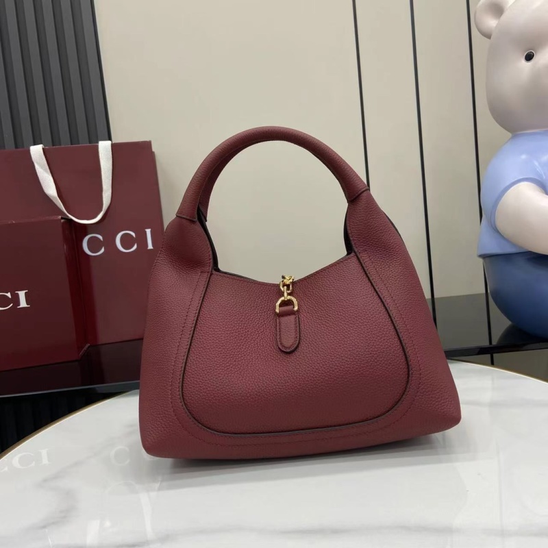 Сумка Gucci с золотой фурнитурой