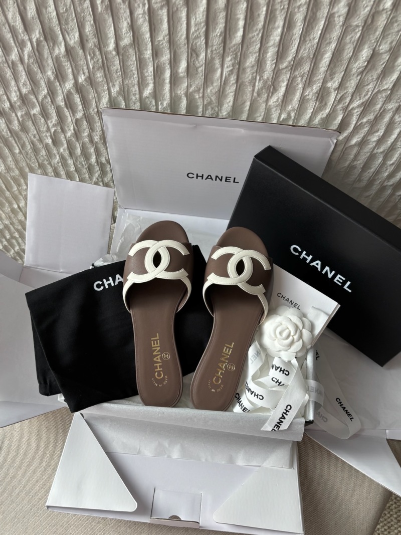 Женские кожаные сандалии с монограммой Chanel