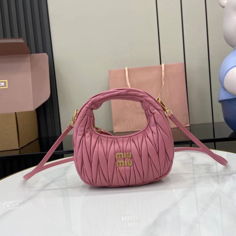 Сумка Miu Miu розовая складчатая
