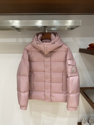 Пуховик Moncler