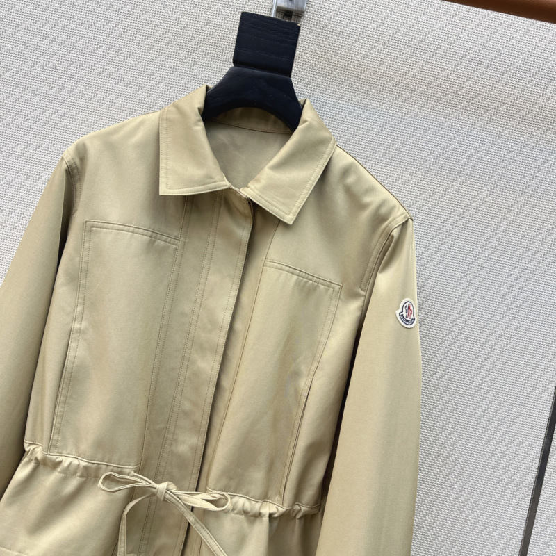 Женский короткий тренч цвета хаки с поясом на талии Moncler