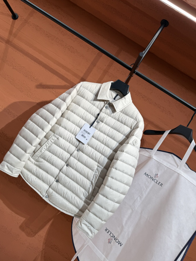 Пуховик Moncler