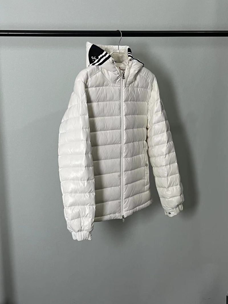 Пуховик Moncler