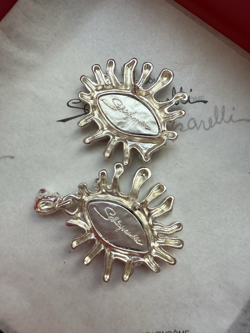 Серьги в виде глаз Schiaparelli