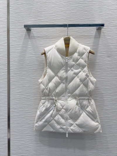Жилеты Burberry