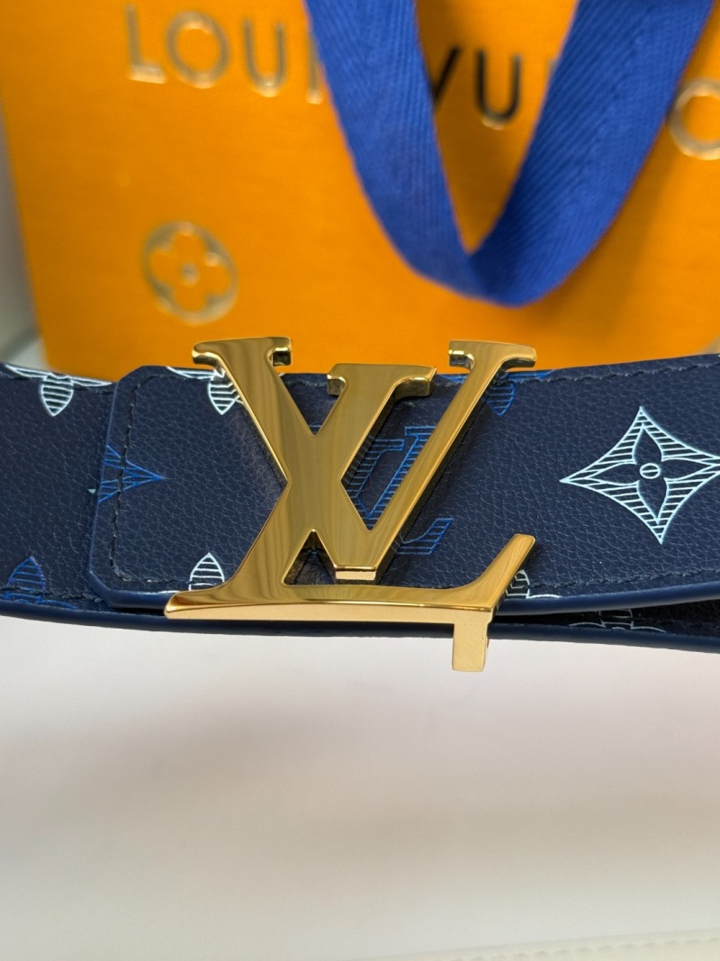 Ремень кожаный с золотистой пряжкой и фирменным принтом Louis Vuitton