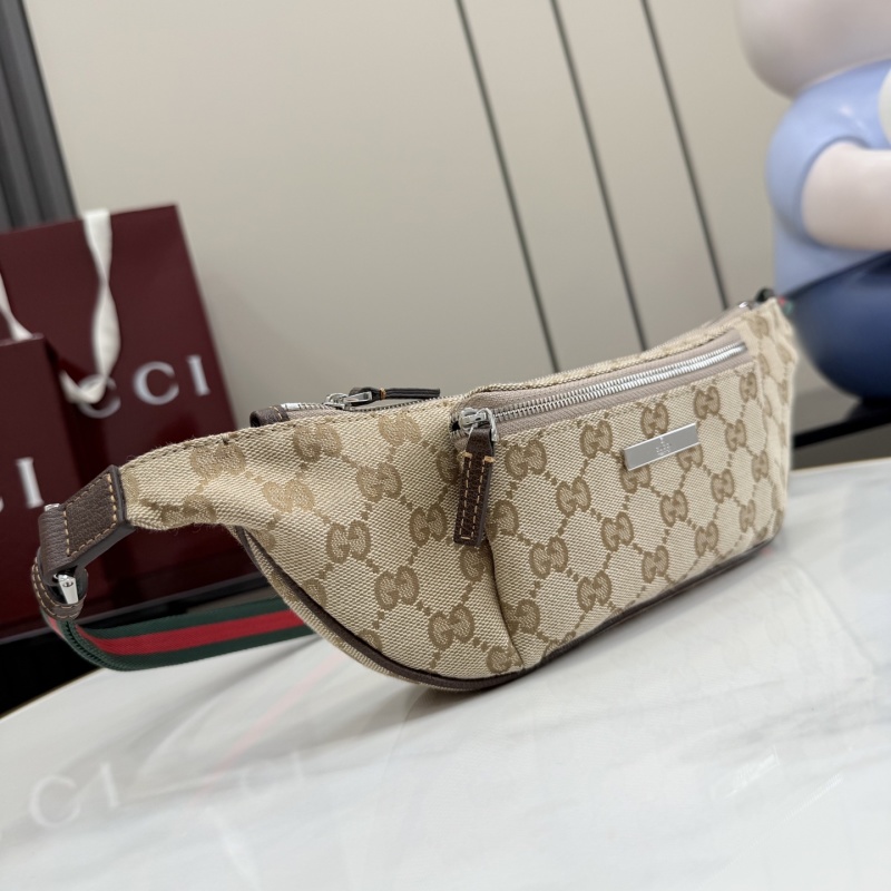 Поясная сумка Gucci с монограммой