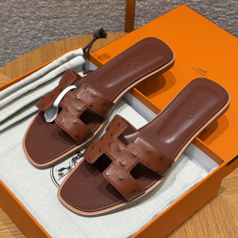 Сандалии из кожи страуса (модель 181) Hermès