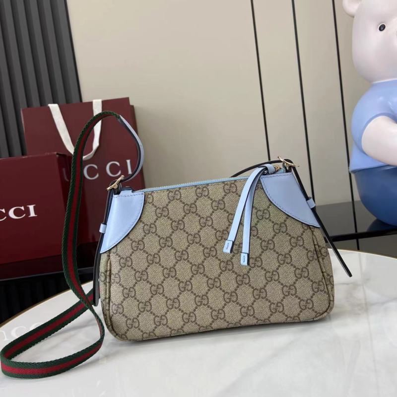 Сумка Gucci с монограммой и голубыми вставками