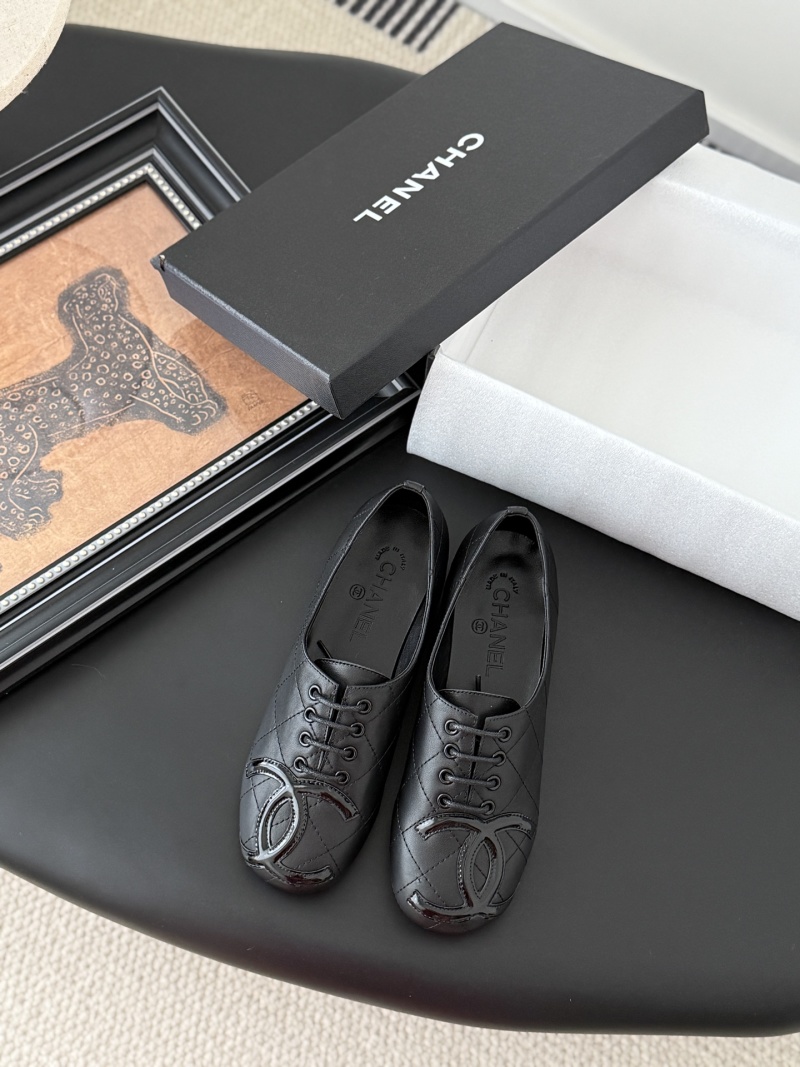 Женские черные туфли Chanel Vintage с логотипом