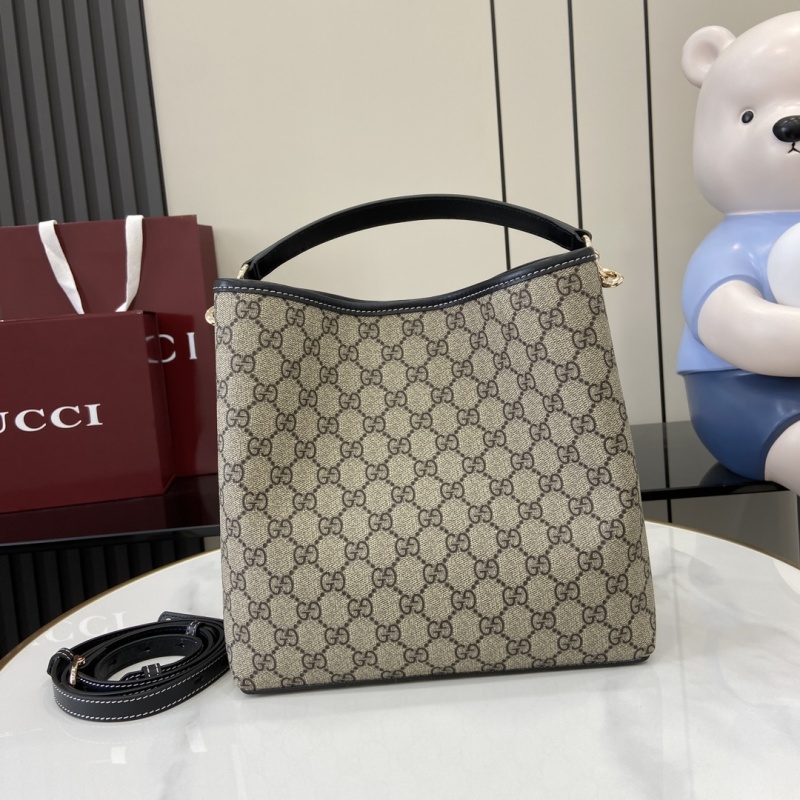 Сумка Gucci с монограммой и ремнем