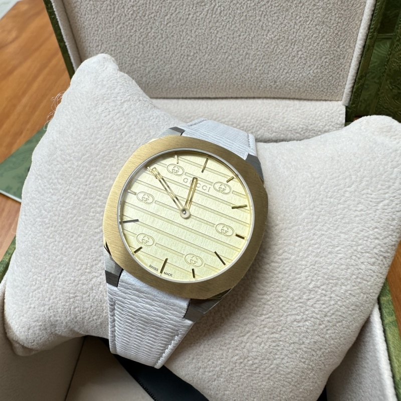 Часы Gucci