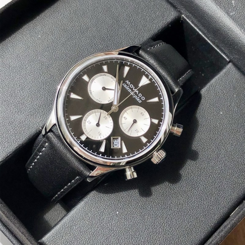 Часы Movado