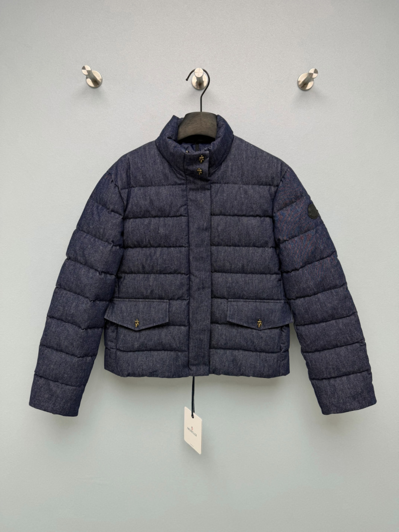 Пуховик Moncler