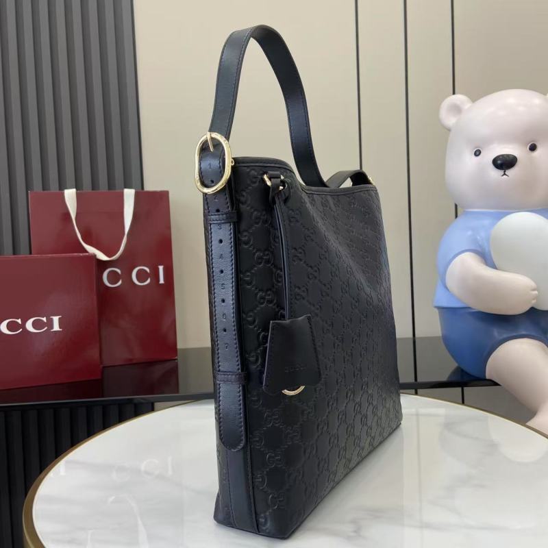 Сумка Gucci с монограммой