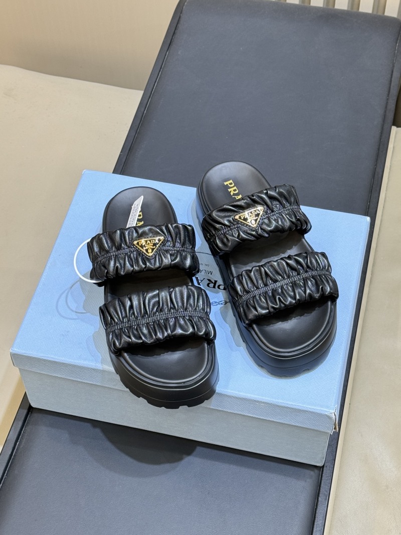 Шлепанцы женские с двойной бретелью Prada